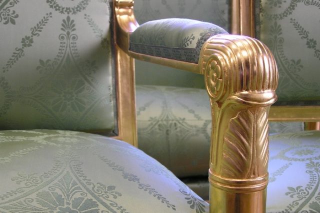 Restauration-conservation de meubles anciens et dorure