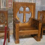 Anoxie d'une cathèdre et deux chaises - Cathédrale Sainte Cécile - Albi - Tarn Anoxie et finition sur une cathèdre et deux chaises - Cathédrale d'Albi - Tarn