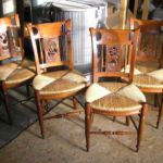 Restauration et paillage de quatre chaises provençales d'époque Directoire Restauration et paillage de quatre chaises provençales d'époque Directoire