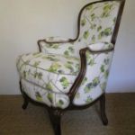 Restauration d'une bergère d'époque Louis XV et tissu Romo Restauration d'une bergère d'époque Louis XV et tissu Romo